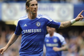 爱游戏-东契奇焦点对战：字母哥与80分钟激战独行侠，胜负难料，观众掌声雷动