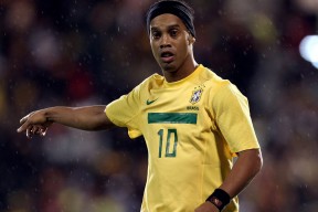 爱游戏-巴特勒在中国队比赛中爆冷，败北引发热议！上演精彩一战